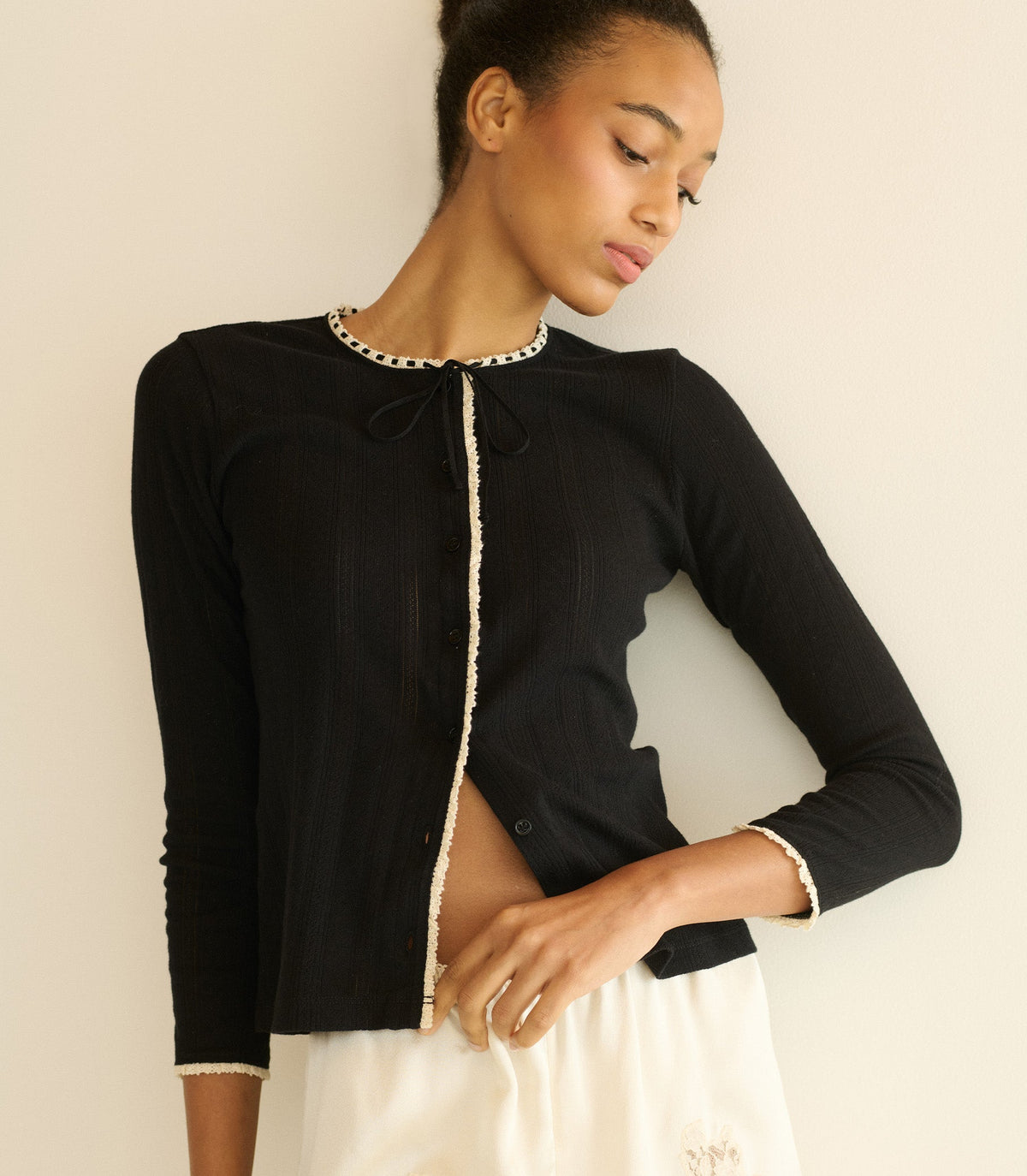 ALEXANDRIA TEE -- BLACK
