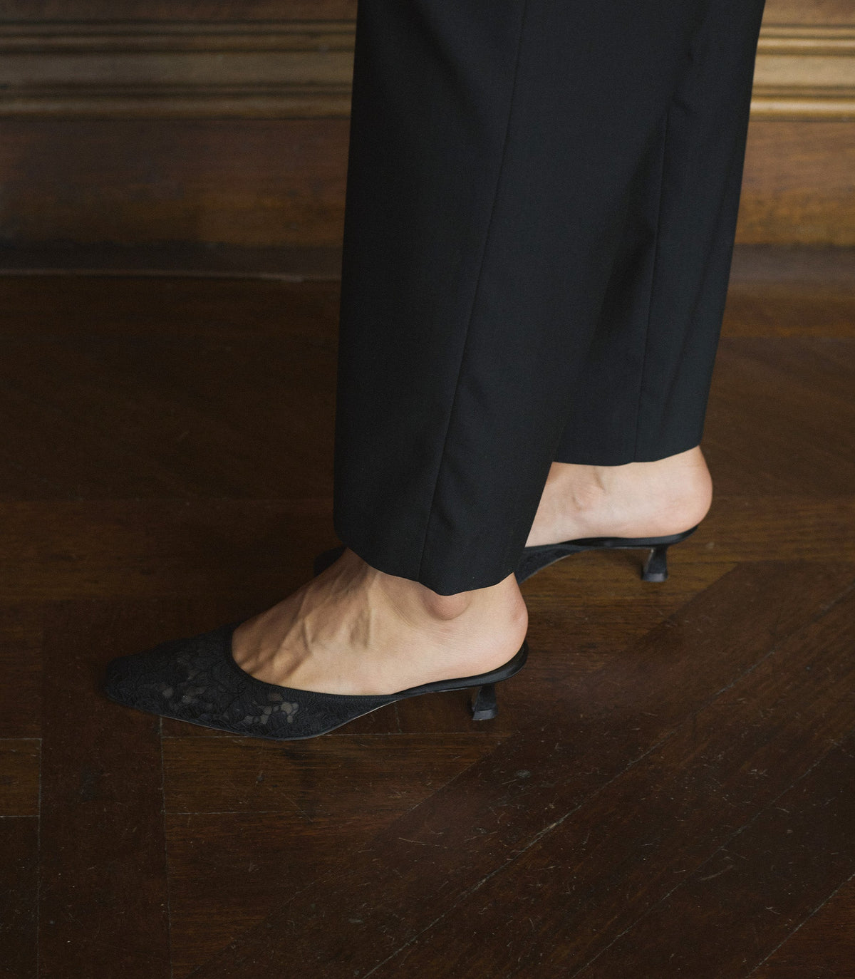 LUMA HEEL -- BLACK LACE