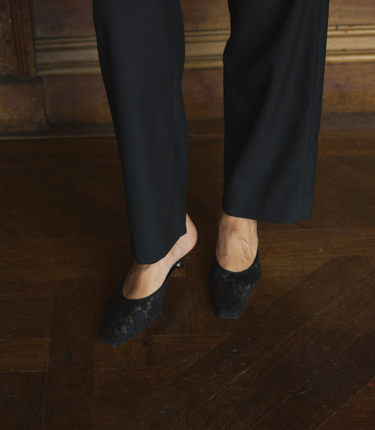 LUMA HEEL -- BLACK LACE