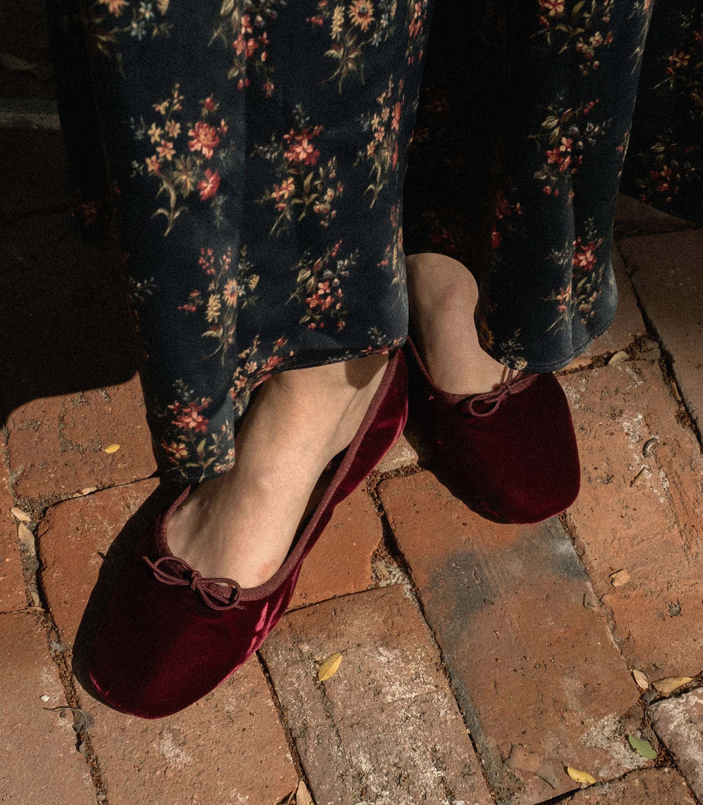 PILLAR MARY JANE -- CRIMSON VELVET