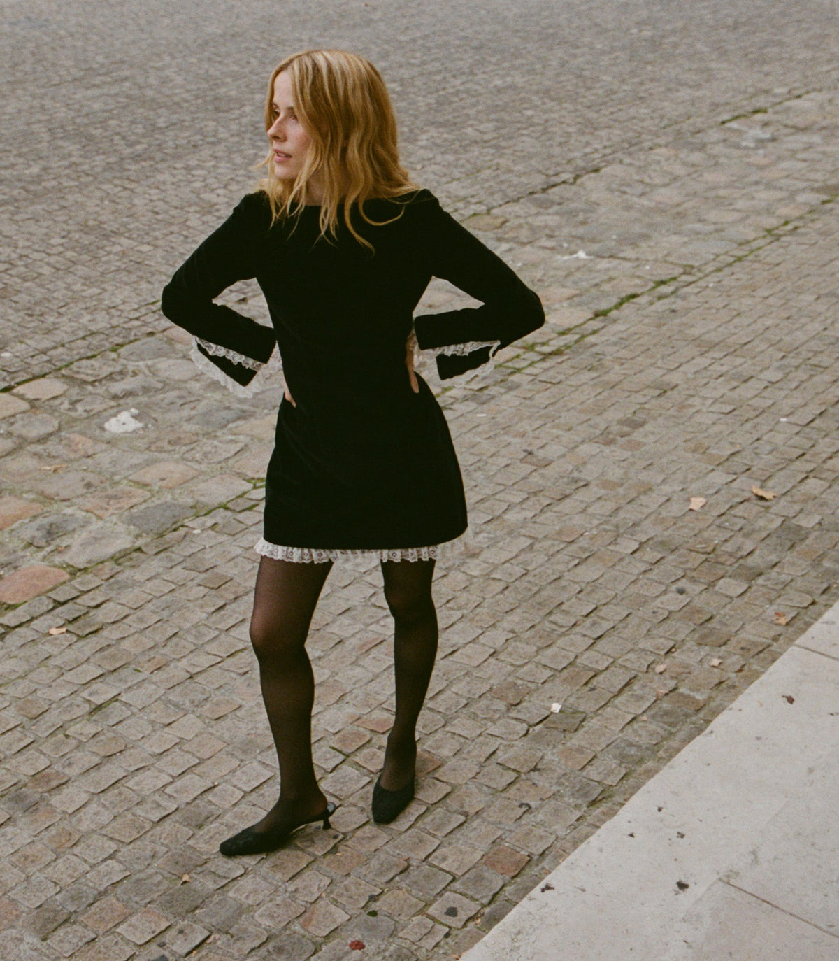 SAVINE DRESS -- BLACK